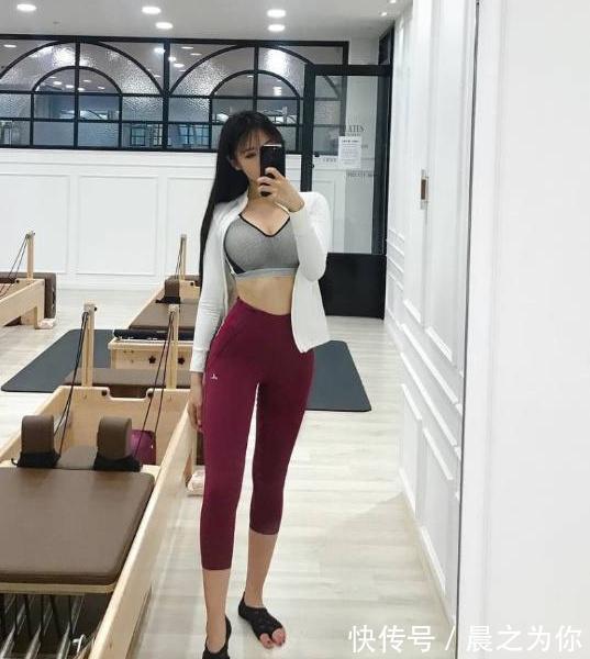 简约 修身打底裤:精致有型的美女,穿出女性高贵的魅力!