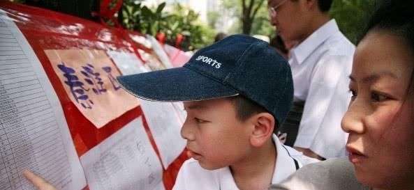 玻璃心|家长说这4句话最伤孩子，不是孩子玻璃心，而是这话太扎心