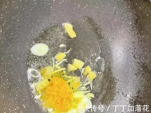 香嫩浓香的肥牛金针菇，秋冬的绝佳美味！色香味俱全，赶紧学起来！