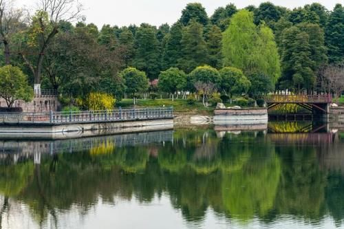 电子科技大学学校环境怎么样？坐落天府国，学在清水河