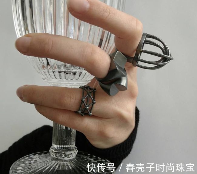 弗朗西丝卡 “我有我的风格”,独立女性的标志性首饰-鸡尾酒戒指