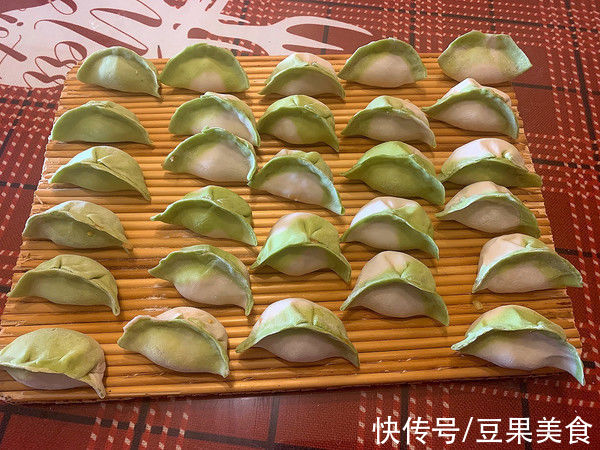 菠菜|翡翠三鲜水饺#一口新年味，全家享佳味#