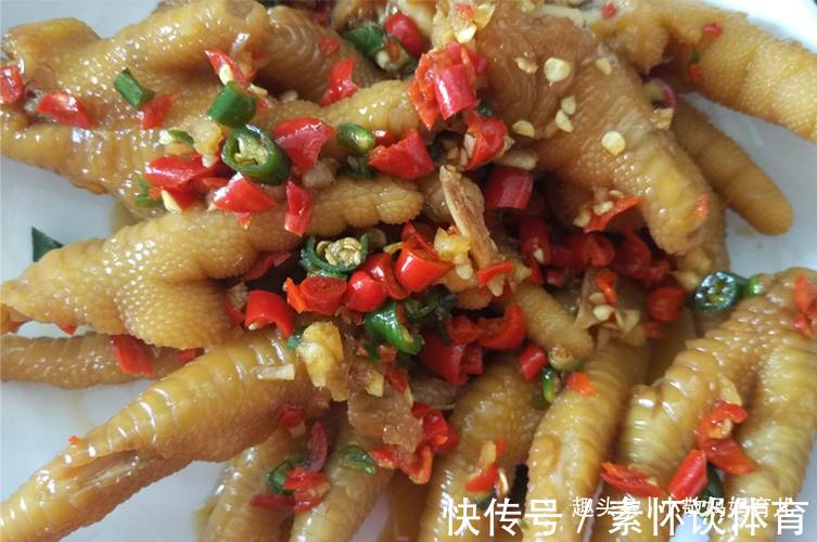 晓玲|宝宝出生长了“凤爪”,宝妈谎称孕期吃了鸡爪,却被医生当场揭穿