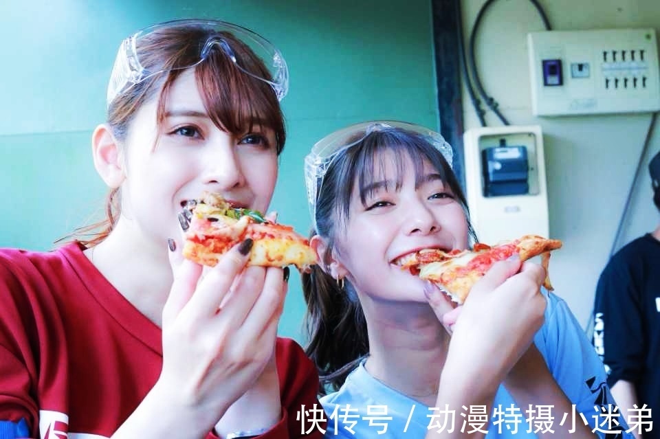 女主|神代凌牙被女主握手，妹妹玲花在内心点赞，十圣刃借用恒剑武器