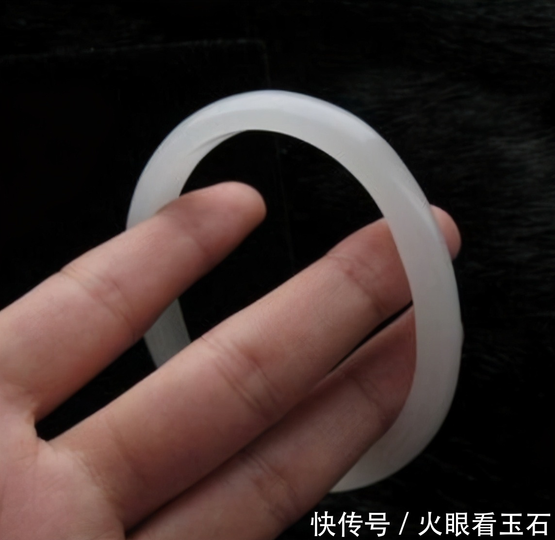测量|不知道自己戴多大圈口的玉镯，看完你就明白了