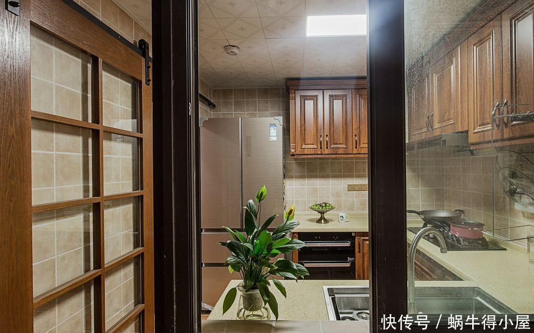 墙壁纸|实木与拱门的结合,中式和欧式的碰撞,打造年轻人喜爱的中式装修