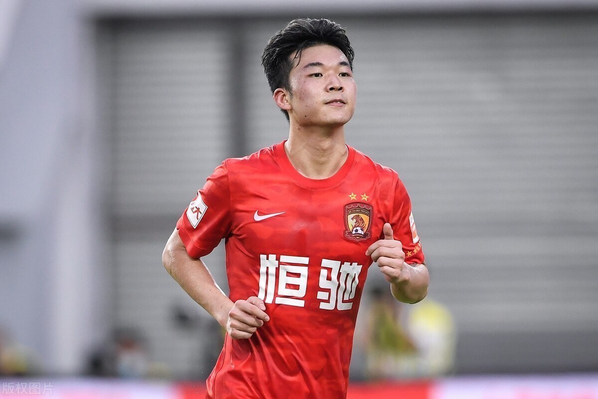 李铁|李铁国足有3人入选没必要,如果换另外3人,球队实力可提升一档