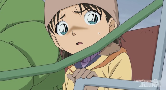 凶手|《名侦探柯南》最新一集,小黑回家过年,凶手玩自曝,推理变逃命