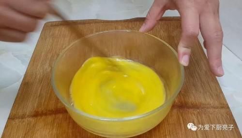 我家面粉就爱这样吃,加2个鸡蛋,焦脆香酥不油腻,吃过就念念不忘