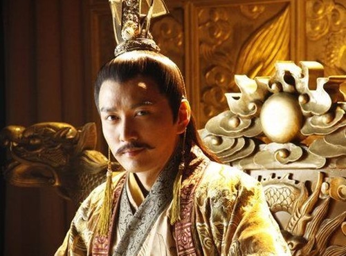 故意|皇帝故意考验一大家族,赐2个梨命900人分吃,事后皇帝服了