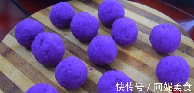 1条紫薯1盘糯米粉,教你做客家特色小吃,软糯香甜,做法超简单
