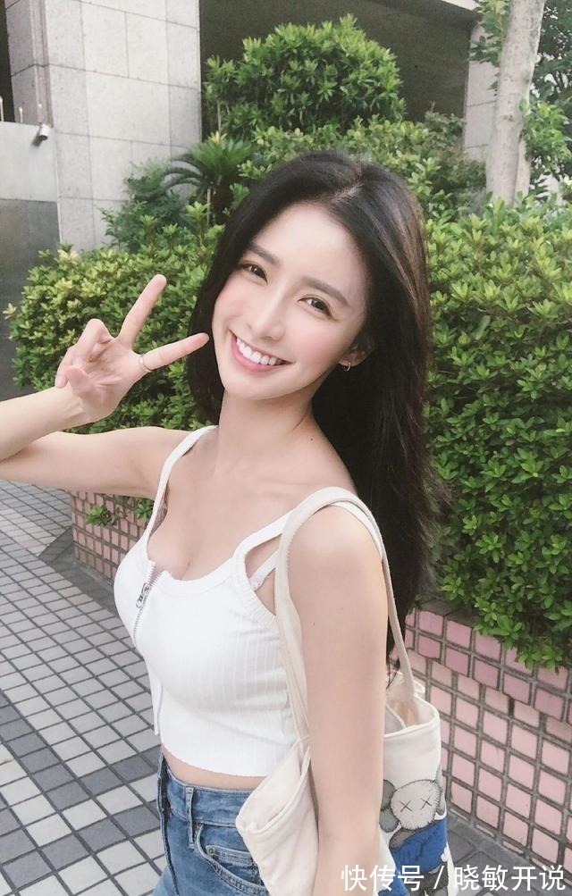 「青春有你2」蔡卓宜，穿緊身褲秀細腿，吊帶背心顯傲人豐滿身材！