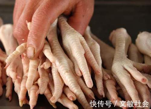 爪子|做虎皮鸡爪，如何才能起虎皮？大厨教你一招，皮酥肉香，Q弹软糯