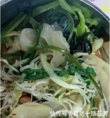 伙食费|每月给孩子1500元伙食费,看到这些饭菜后,我决定给2000