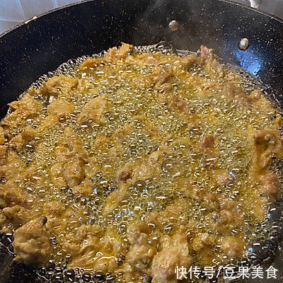 炸酥肉|小年夜—炸酥肉一上桌，老人宝宝全都笑