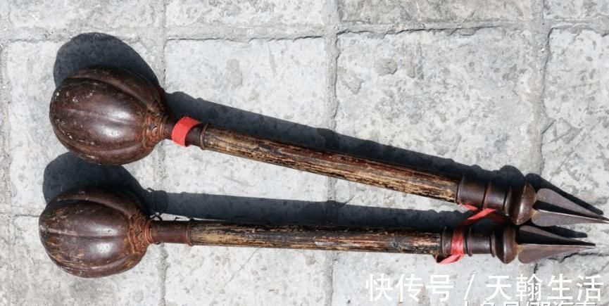 萧摩柯|李元霸、岳云等文学形象都使用双锤,史上真有用双锤的武将吗?