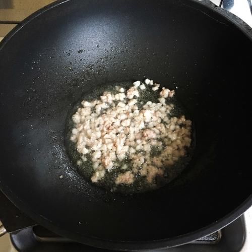 肉末莴笋丝，简单快手，脆嫩下饭