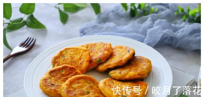 夏天|夏天红薯别烤着吃了，试试这做法，鲜美香软可口，连吃三个才过瘾！