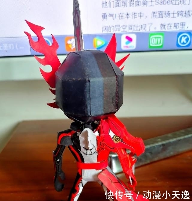 自制|漫迷自制《假面骑士圣刃》手办,网友:生而为人,我很抱歉
