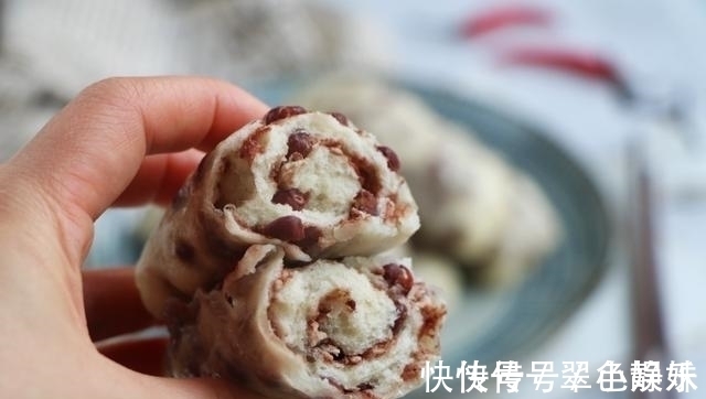 新面食|早餐比包子简单,比馒头好吃,两手一卷,出锅孩子一口气吃3个
