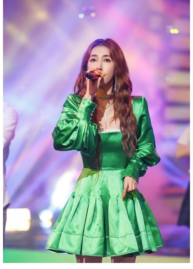 许绍洋|《流淌的歌声》带你回忆“青春的旋律”