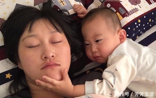 宝宝|一岁宝宝的“暖心叫早”方式火了,网友:这样的娃给我来一打