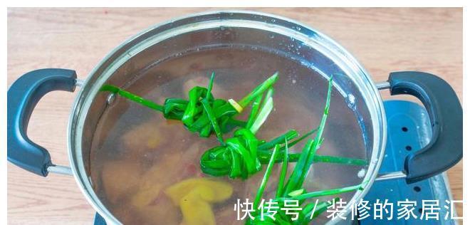吃法|晚餐不知道吃什么?试试这个独特的吃法,有菜有肉有饼,简单省事