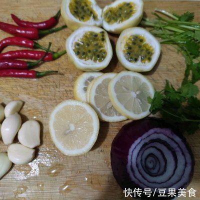 酸辣鸡爪走起，简单又好吃，吃货来收藏哦