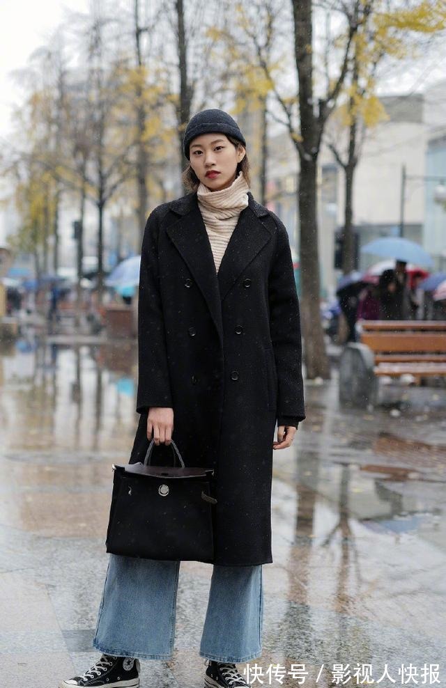 搭配 大衣下面尽量少配运动鞋,现在流行这样穿,时髦又能显气质!
