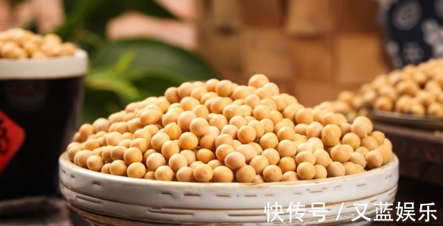 脸部|吃水果能抗衰老?皮肤科医生:2种食物也可多吃,或可消除皱纹