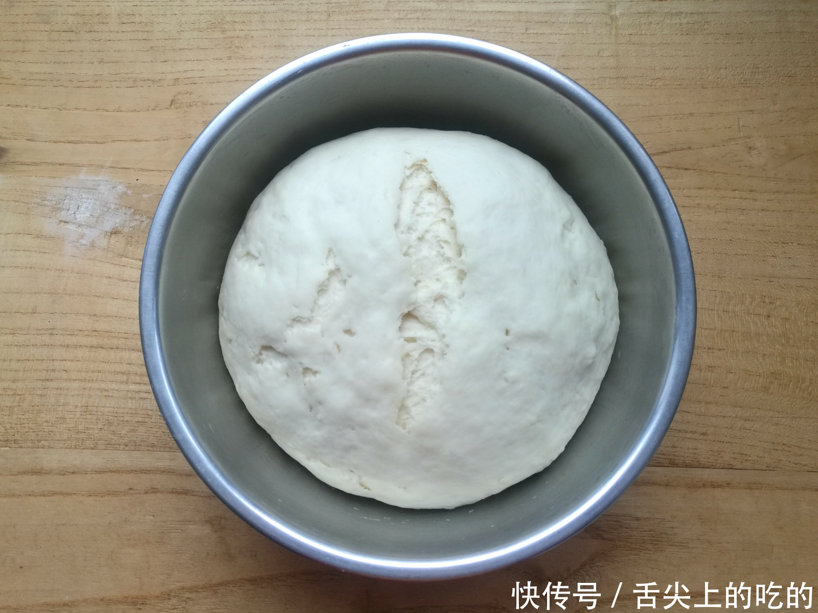 这烧饼一出锅就太香了,没忍住一口气吃了2个,越吃越香上瘾