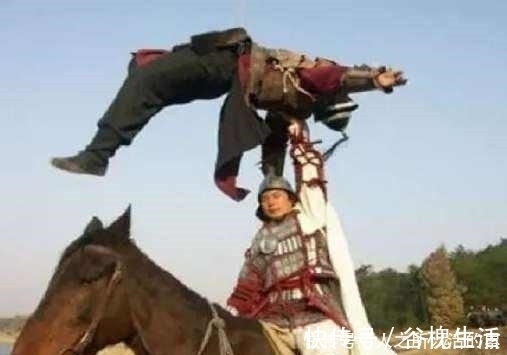 少年|他受车裂之刑,五匹马拉不过他,老大对他耳语一句,他便从容赴死