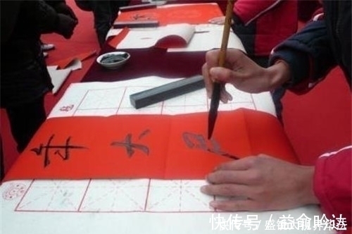 孟昶$史上最懒对联,下联一字不改照抄上联,却成千古名句至今无人超越