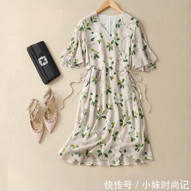 蕾丝|越是好穿舒适的真丝裙,就越是能在炎炎夏日里穿出一股清流的凉爽