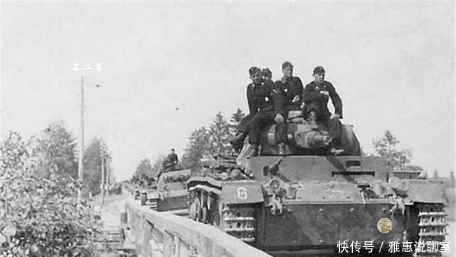 战役期间|二战老照片:法国战役中强势的德军,法军战俘看着结局一脸悲伤