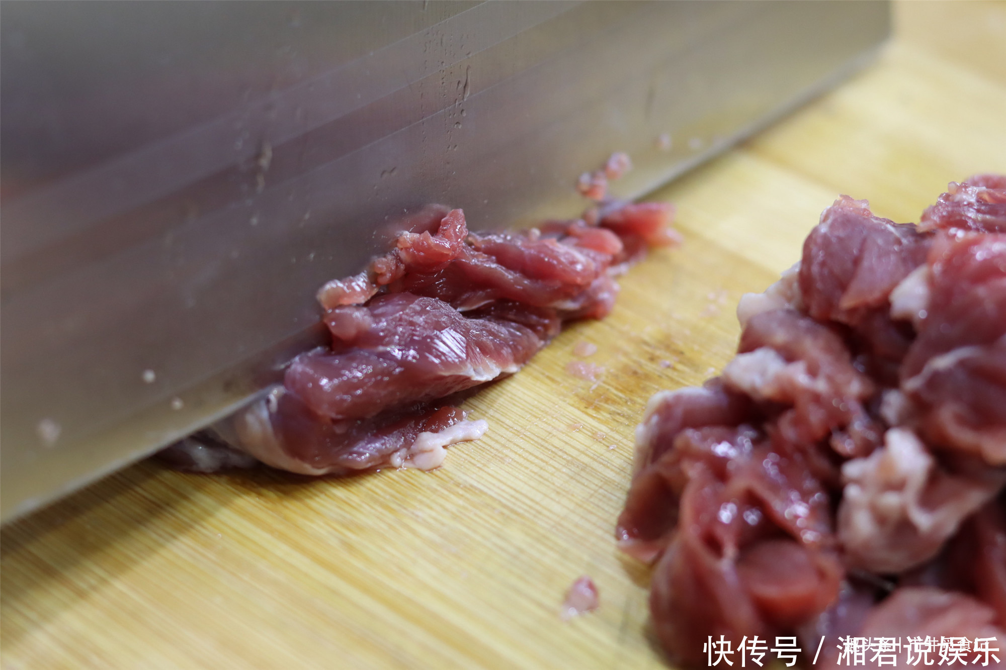  随便|炒牛肉，牢记厨师常用的2个窍门，牛肉滑嫩，随便炒都不会老