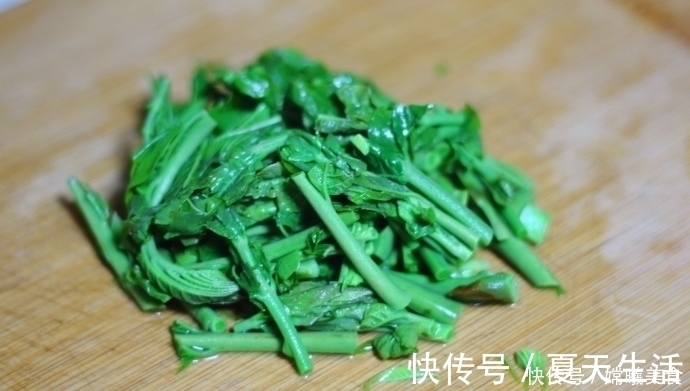 亚硝酸盐|两种食材简单炒一炒，5分钟做出春天独有的味道，错过就要等来年