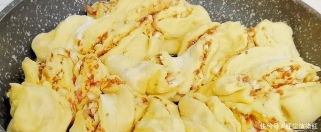 玉米面特好吃的做法,活了30几年第一次做,出锅全家人都抢着吃