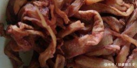 嫌贵|大娘沿街卖“罕见”小吃,30元一斤,路人嫌贵,看清后我全包了!