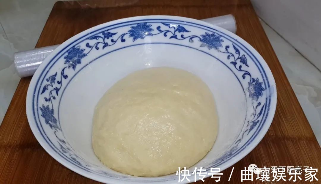 红豆发面饼|红豆饼又吃新吃法,不蒸不烤不油炸,松软又香甜,孩子爱吃不挑食