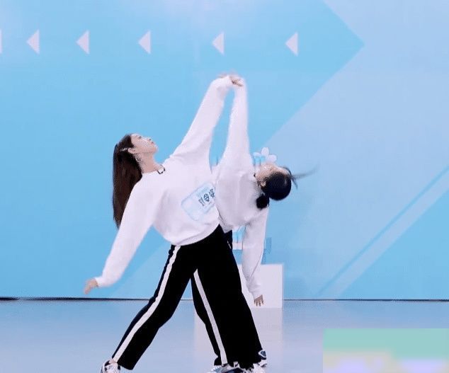 学员再跳《YESOK》，看清刘令姿许佳琪舞蹈，没走错片场