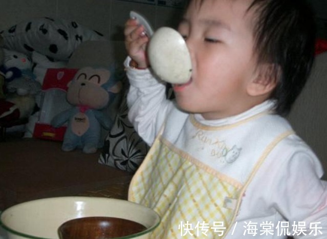 奶奶|孩子多大可以吃“大人饭”儿科医生符合3个条件就可以吃