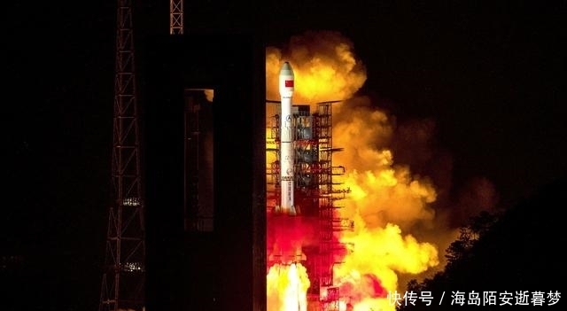 NASA在火星发现“蘑菇”生命体？专家对此给出两种解释