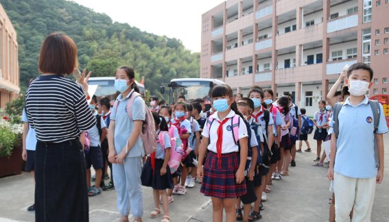 公交车|孩子上学没有专门“接送车”？不怕！定制公交来啦！