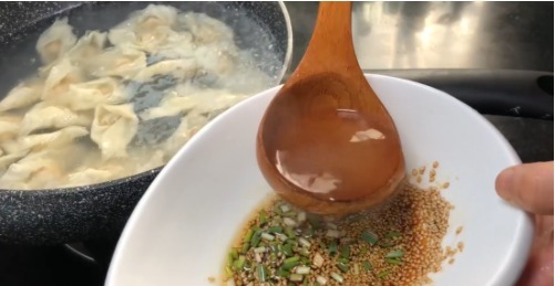 馄饨店老板:调馄饨馅时,要学会这2个技巧,保证馄饨滑嫩爽口