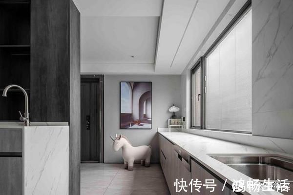 背景墙|越来越多人沙发不靠墙,往前挪动50cm,效果不是一般的大气、实用