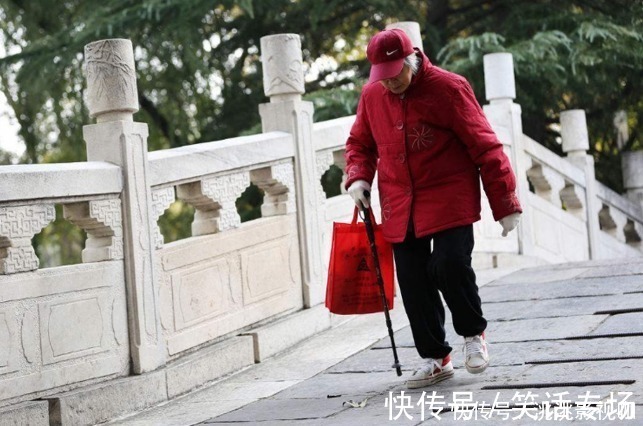 李奶奶|80岁老人得糖尿病40年，传授控糖秘诀做好4件事，远离2样食物