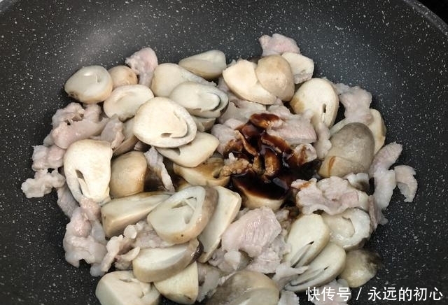 简单|秋天此菜要多吃,好吃易消化,简单一炒,比肉更香,上桌吃不停嘴