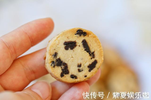 奥利奥|做饼干的时候加点奥利奥，不用打蛋器简单省事，香酥可口百吃不腻