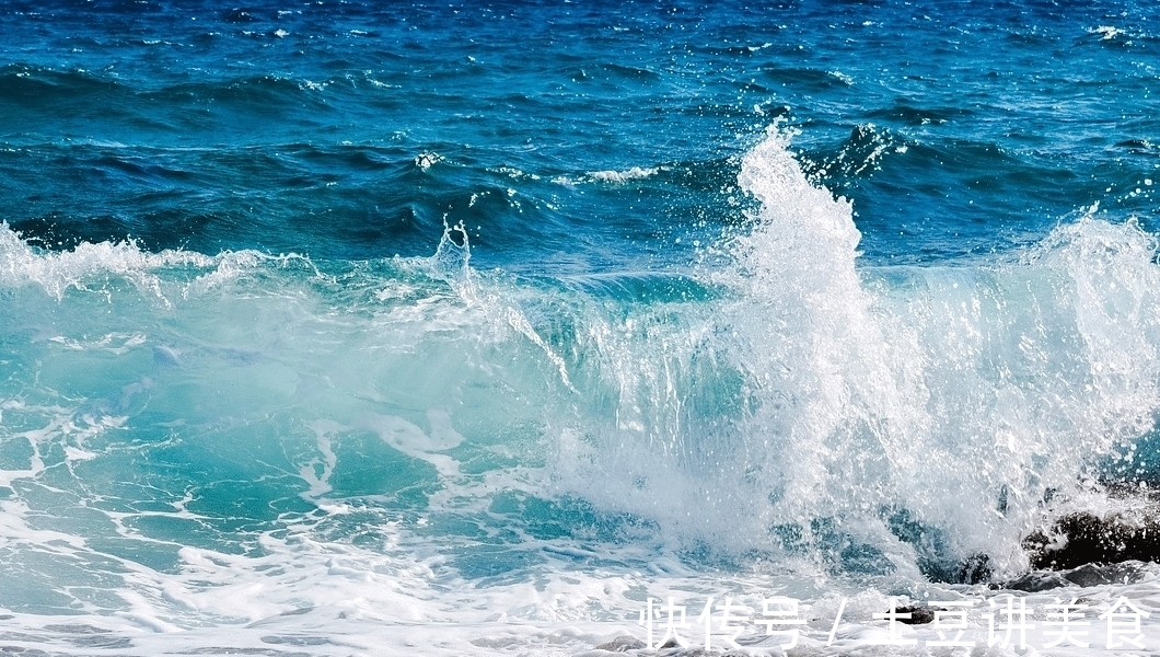 自然界|生活中的水,既没有颜色,也是透明的,为何还能"亲眼"看到?